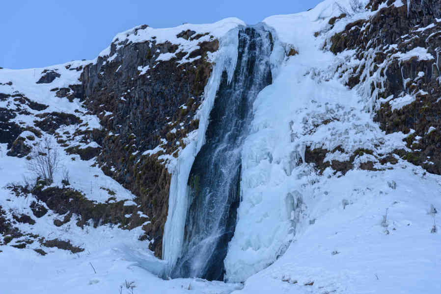Islandia 092 - catarata de Seljalandsfoss.jpg